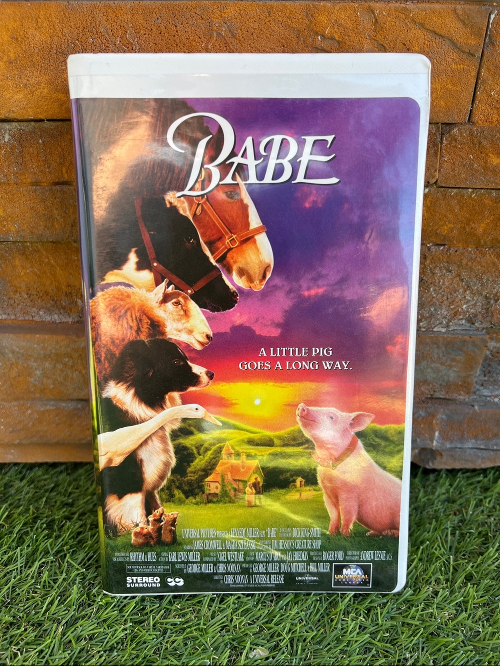 VINTAGE VHS 1990s movie BABE a little pig goes a long way Universal Rated PG 📼